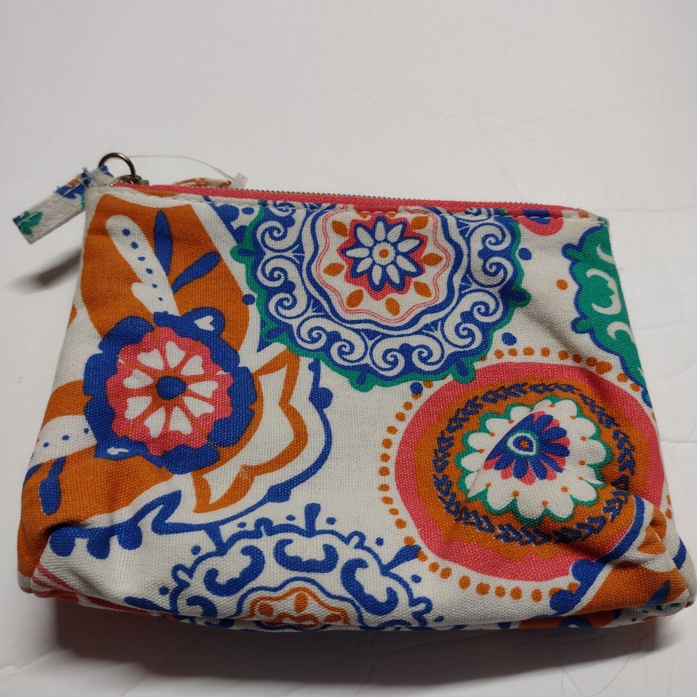 Contents make-up bag